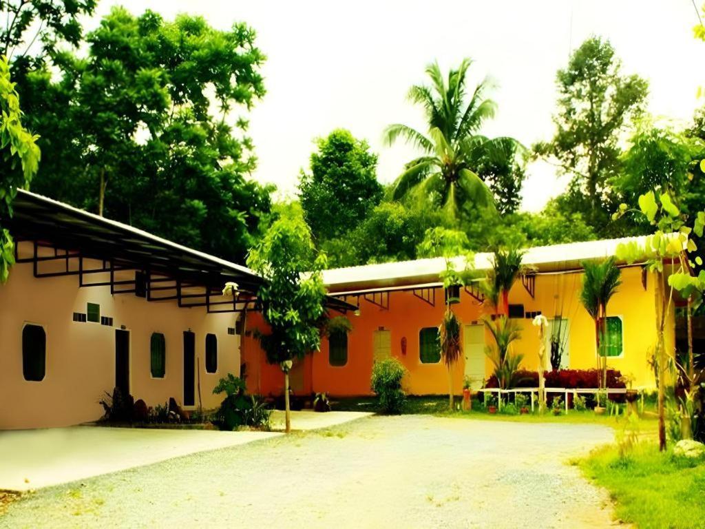 Kanta Hill Resort Nakhon Si Thammarat Exterior foto