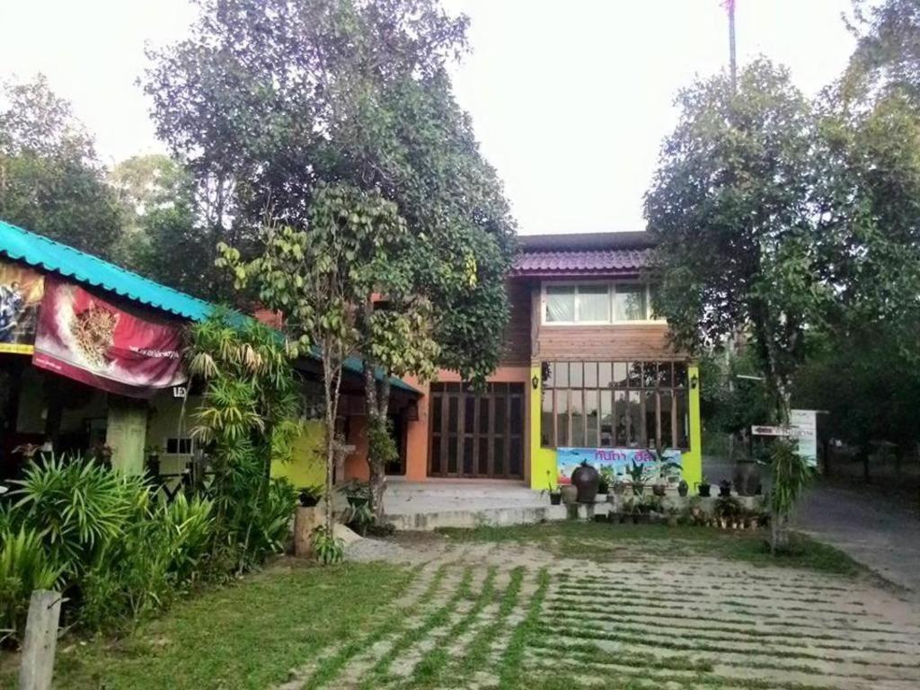 Kanta Hill Resort Nakhon Si Thammarat Exterior foto